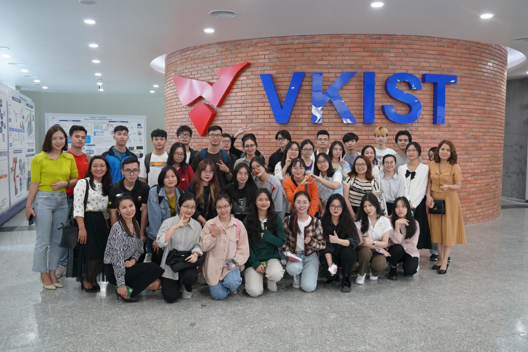 Hanoi University (HANU) visited VKIST